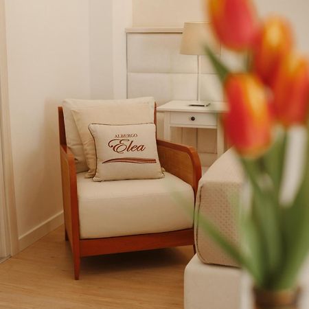 Albergo Elea Асчеа Екстериор снимка