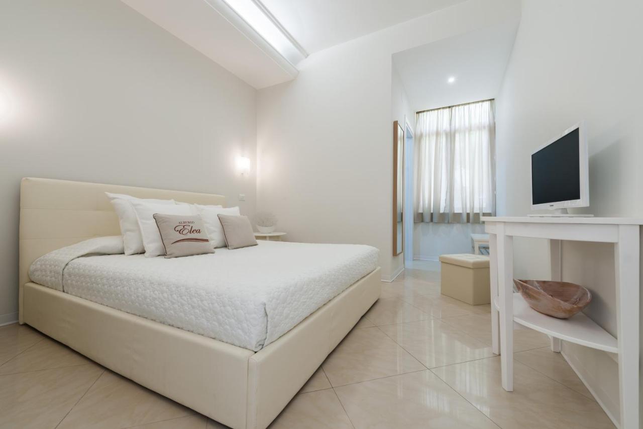 Albergo Elea Асчеа Екстериор снимка